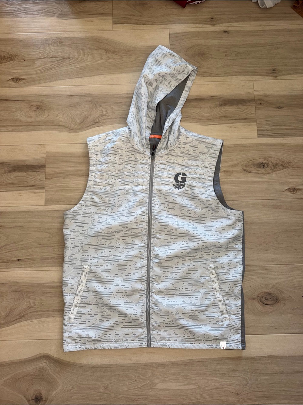 Sleeveless Hooded Vest in Light Gray Camo